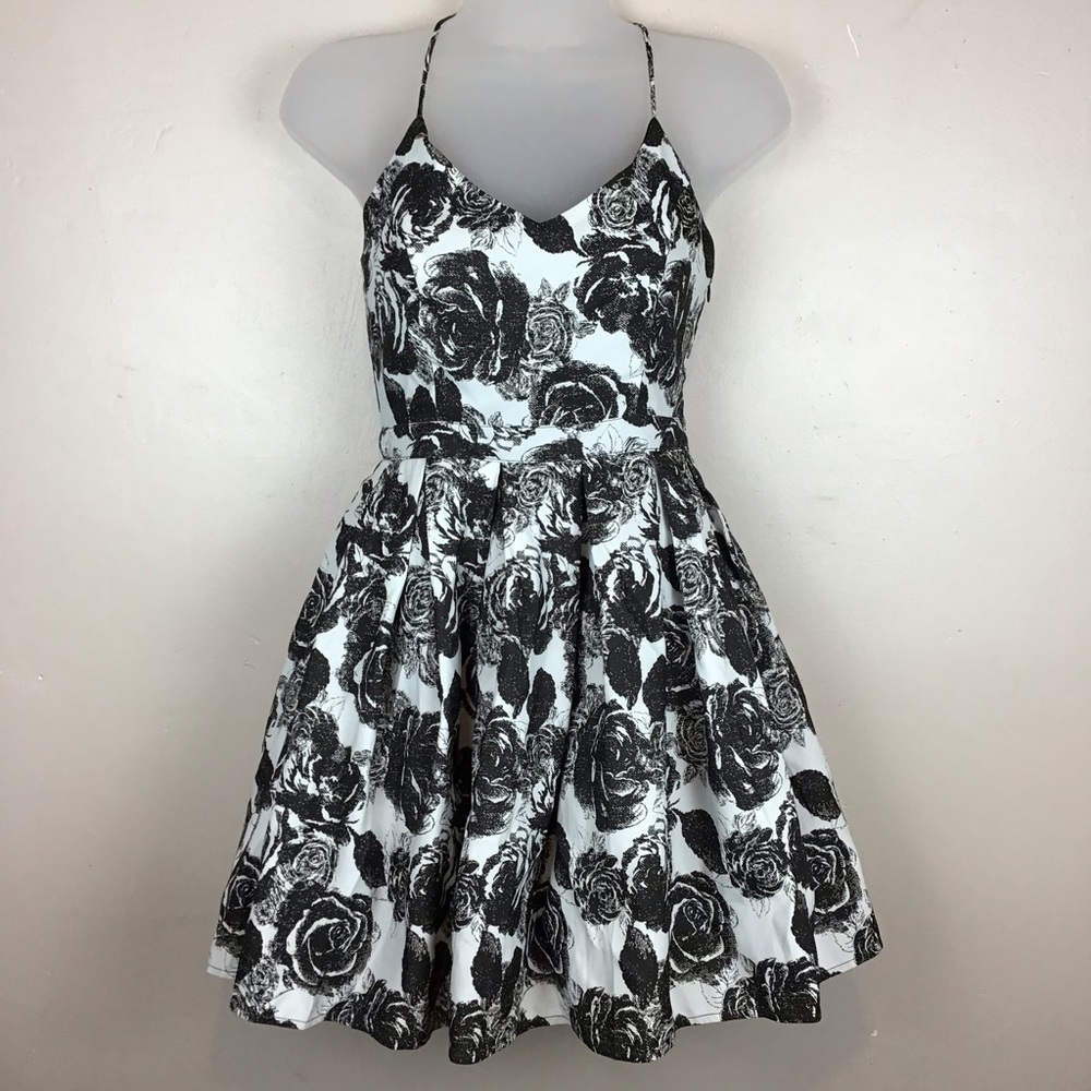 NWT Forever21 strapy party dress OPEN BACK